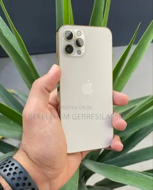 Photo - Apple iPhone 12 Pro 256 GB Blue