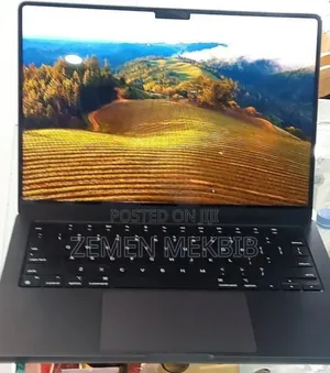 New Apple MacBook Pro 2023 M3 14-Inch 18GB Intel Core I9 SSD 512GB