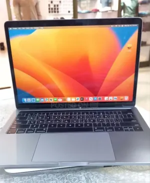 New Laptop Apple MacBook Pro 2017 8GB Intel Core I5 SSD 256GB