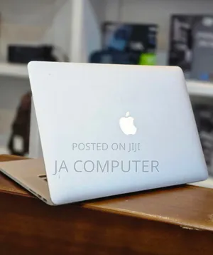 New Laptop Apple MacBook Pro 2015 16GB Intel Core I7 SSD 256GB