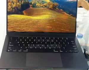 New Laptop Apple MacBook Pro 18GB Apple M3 SSD 512GB