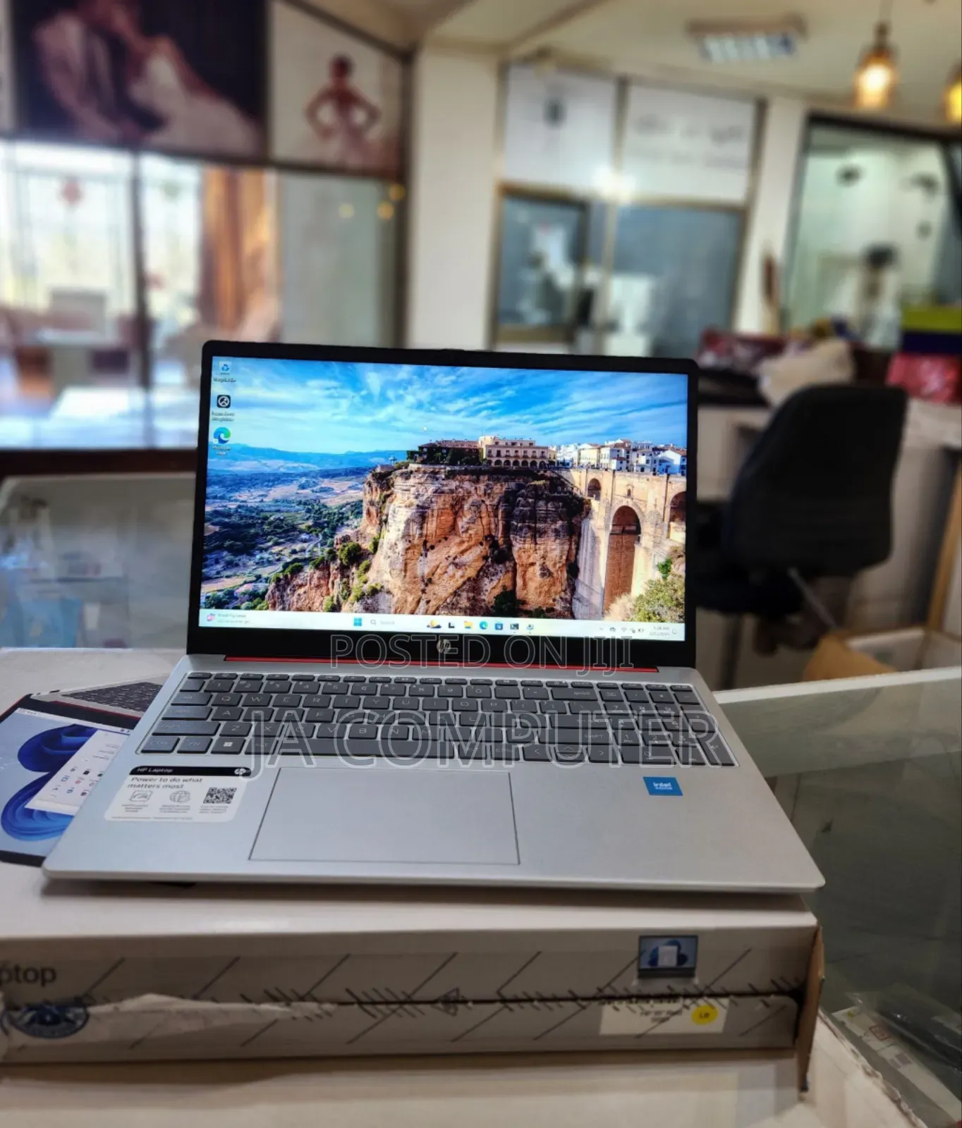 New Laptop HP Stream Notebook 4GB Intel Celeron SSD 128GB