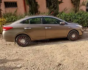 Toyota Yaris 2022 Brown