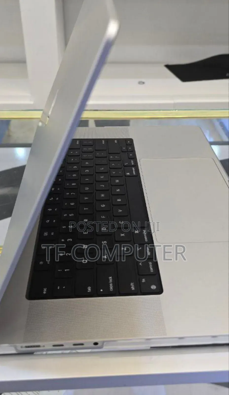 New Apple MacBook Pro 2023 M2 Max 14-Inch 32GB Apple M2 Ultra SSD 2T