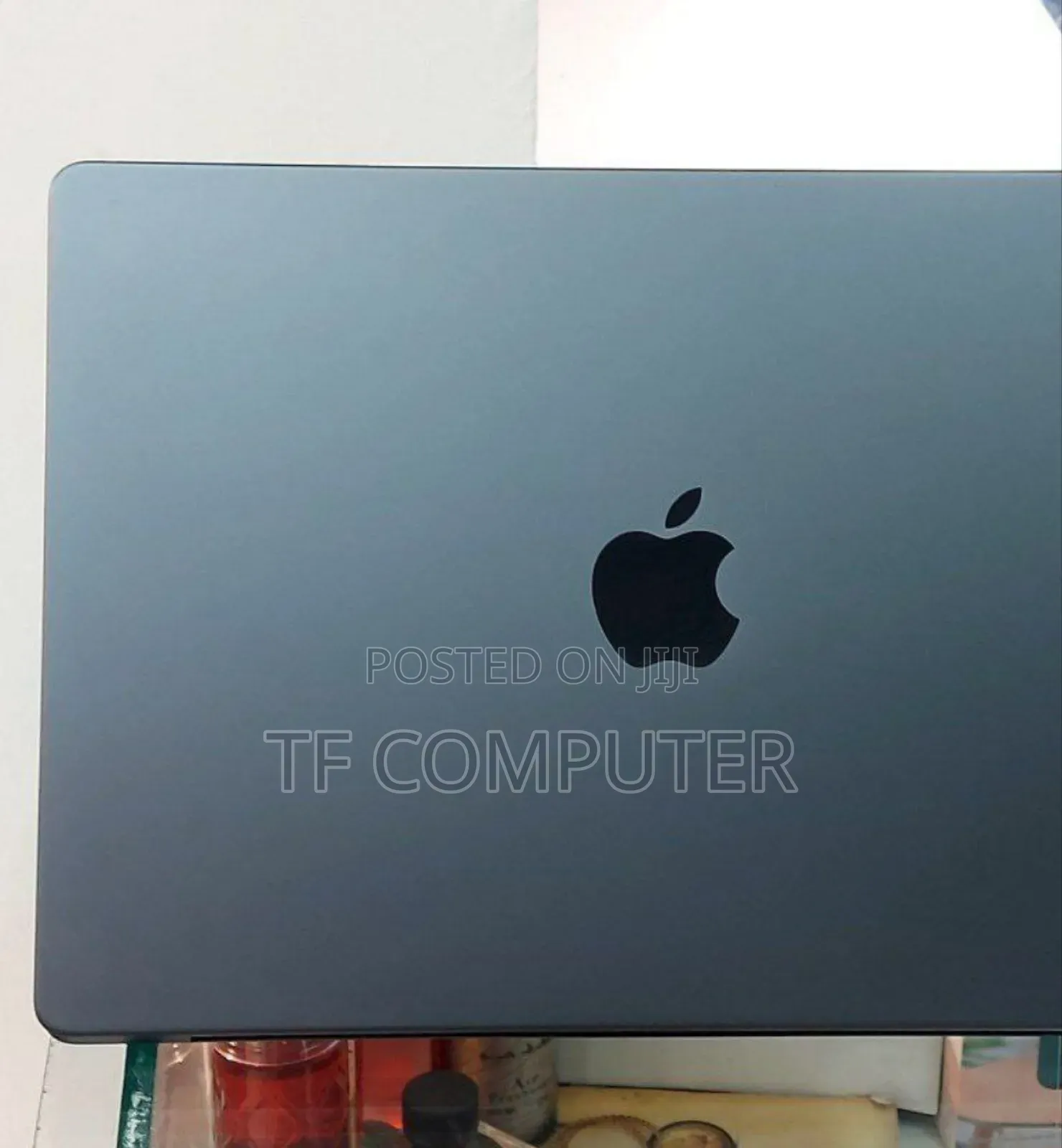 New Apple MacBook Pro 2023 M3 14-Inch 18GB Apple M3 Pro SSD 512GB