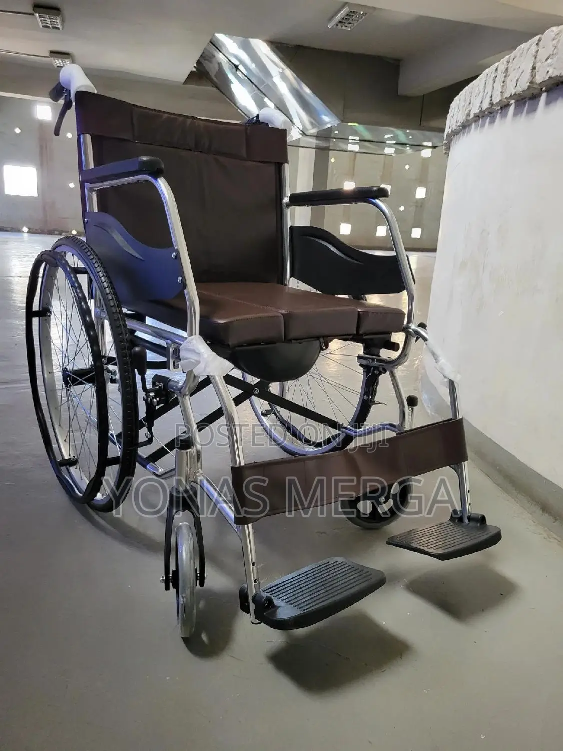 Aluminum Popo Wheelchair፬太with Attendant Brakes巾፭wheelchair