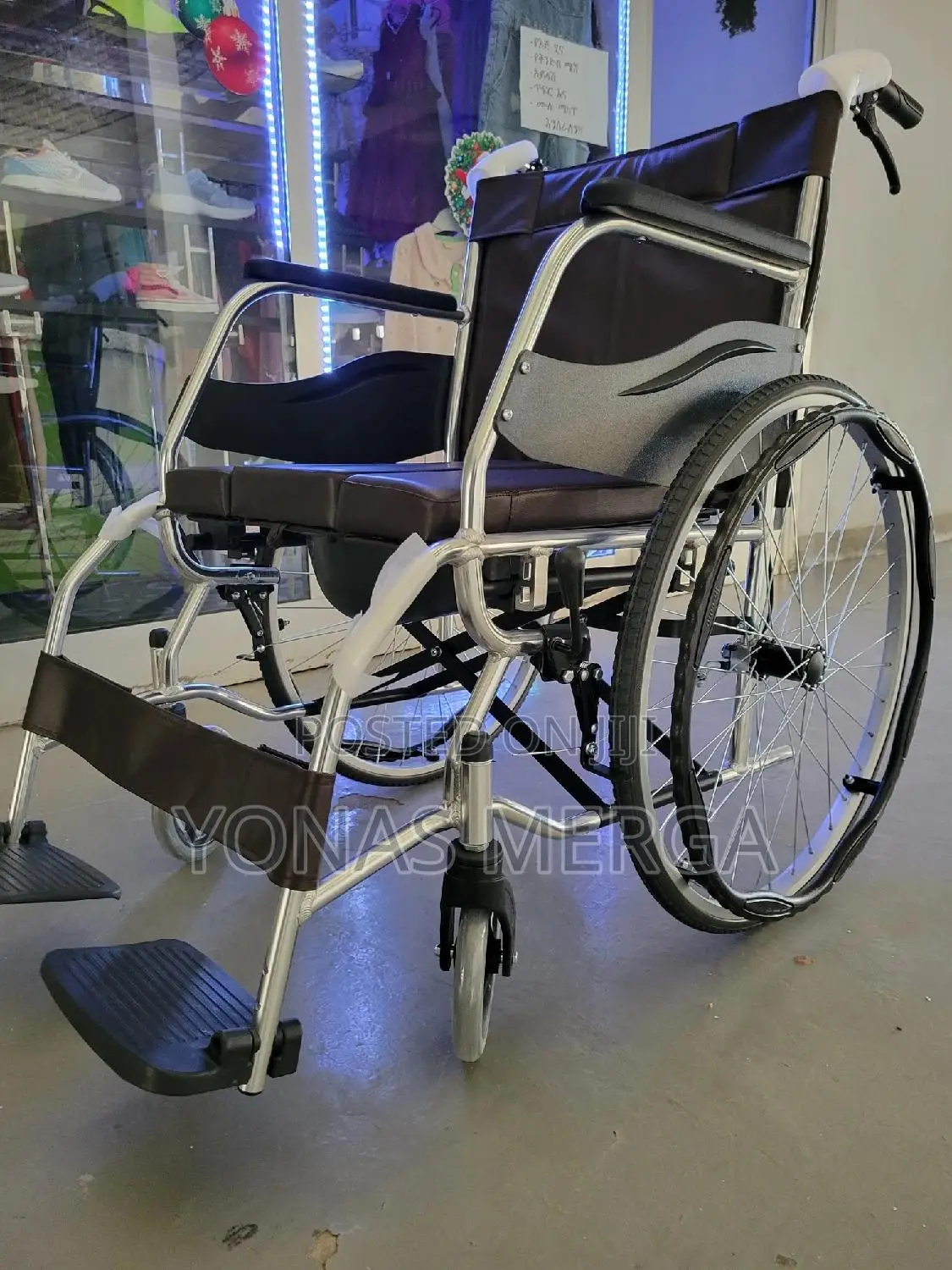 Long Service Life Toilet_wheelchair፺乳wheelchair፳{}Wheelchair