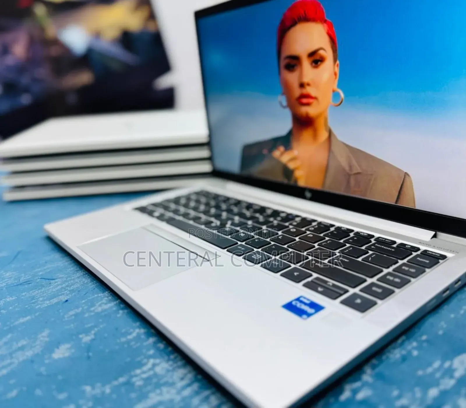New Laptop HP EliteBook 1040 G8 16GB Intel Core I7 SSD 512GB