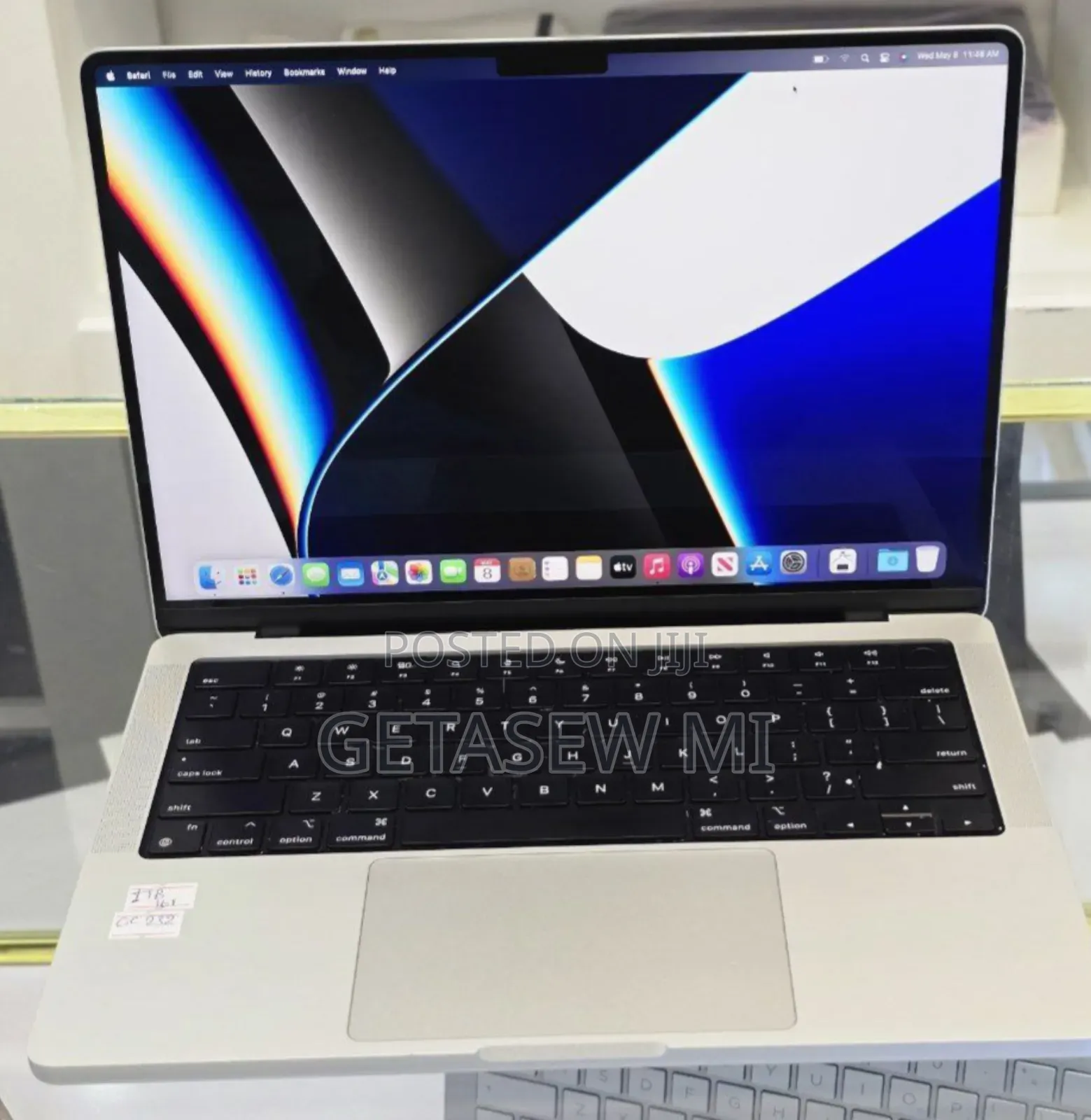 New Laptop Apple MacBook Pro 2021 M1 16GB Apple M1 Pro SSD 512GB