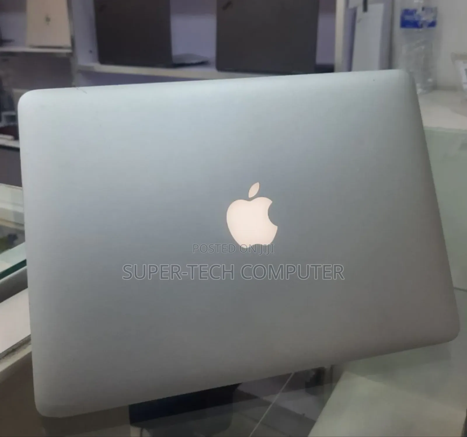 New Laptop Apple MacBook Pro 2015 8GB Intel Core I5 SSD 128GB