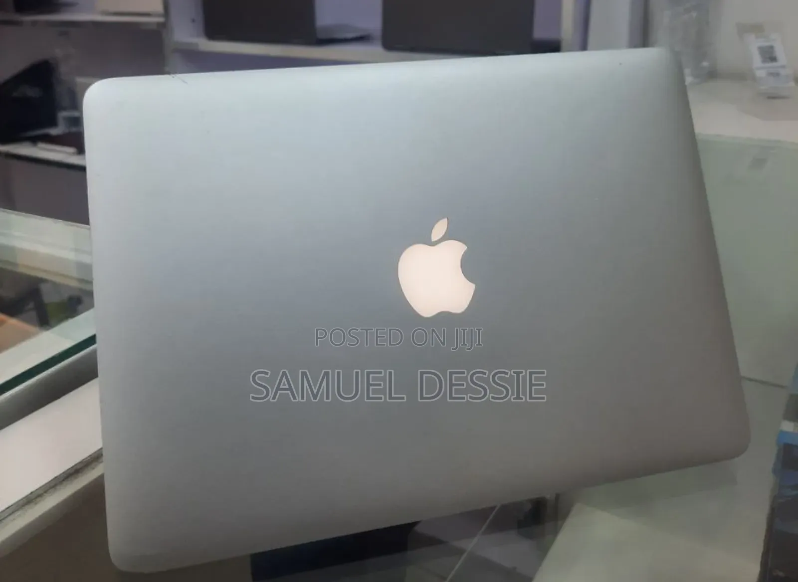 New Laptop Apple MacBook Pro 2015 8GB Intel Core I5 SSD 128GB