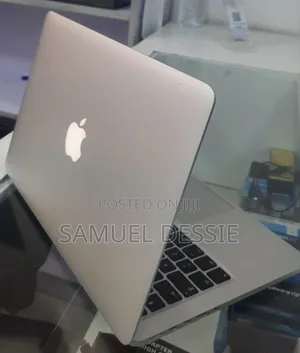 New Laptop Apple MacBook Pro 2015 8GB Intel Core I5 SSD 128GB