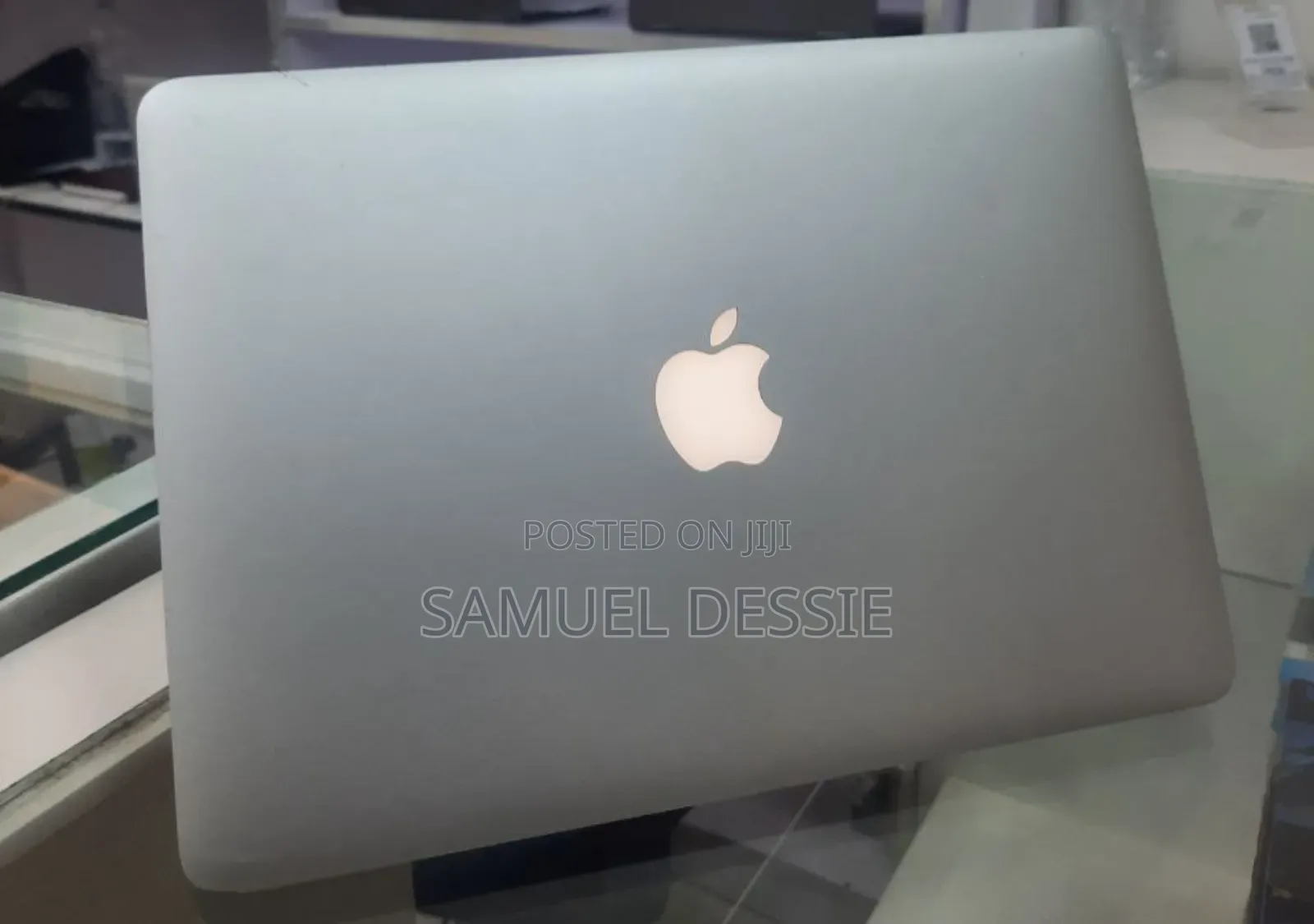 New Laptop Apple MacBook Pro 2015 8GB Intel Core I5 SSD 128GB