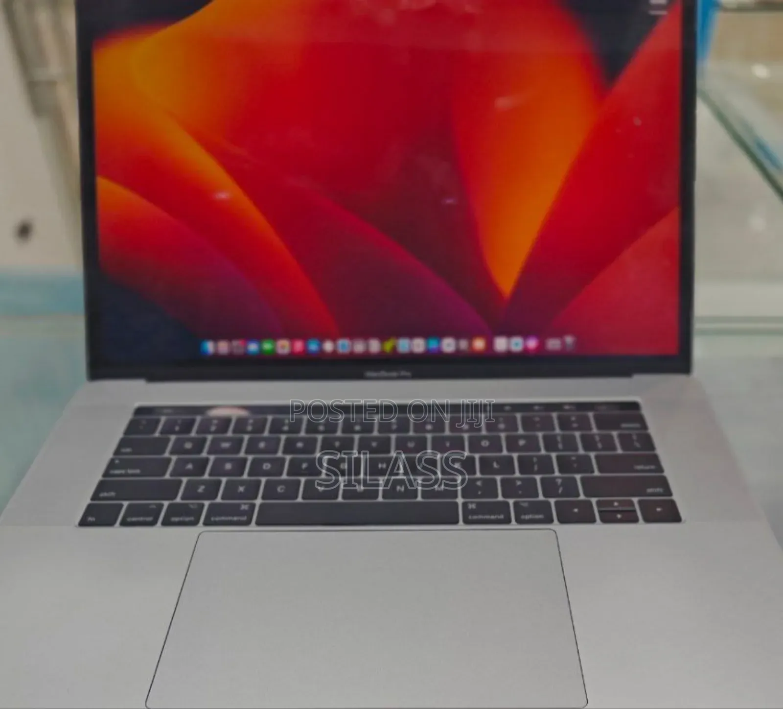 New Laptop Apple MacBook Pro 2017 16GB Intel Core I7 SSD 512GB