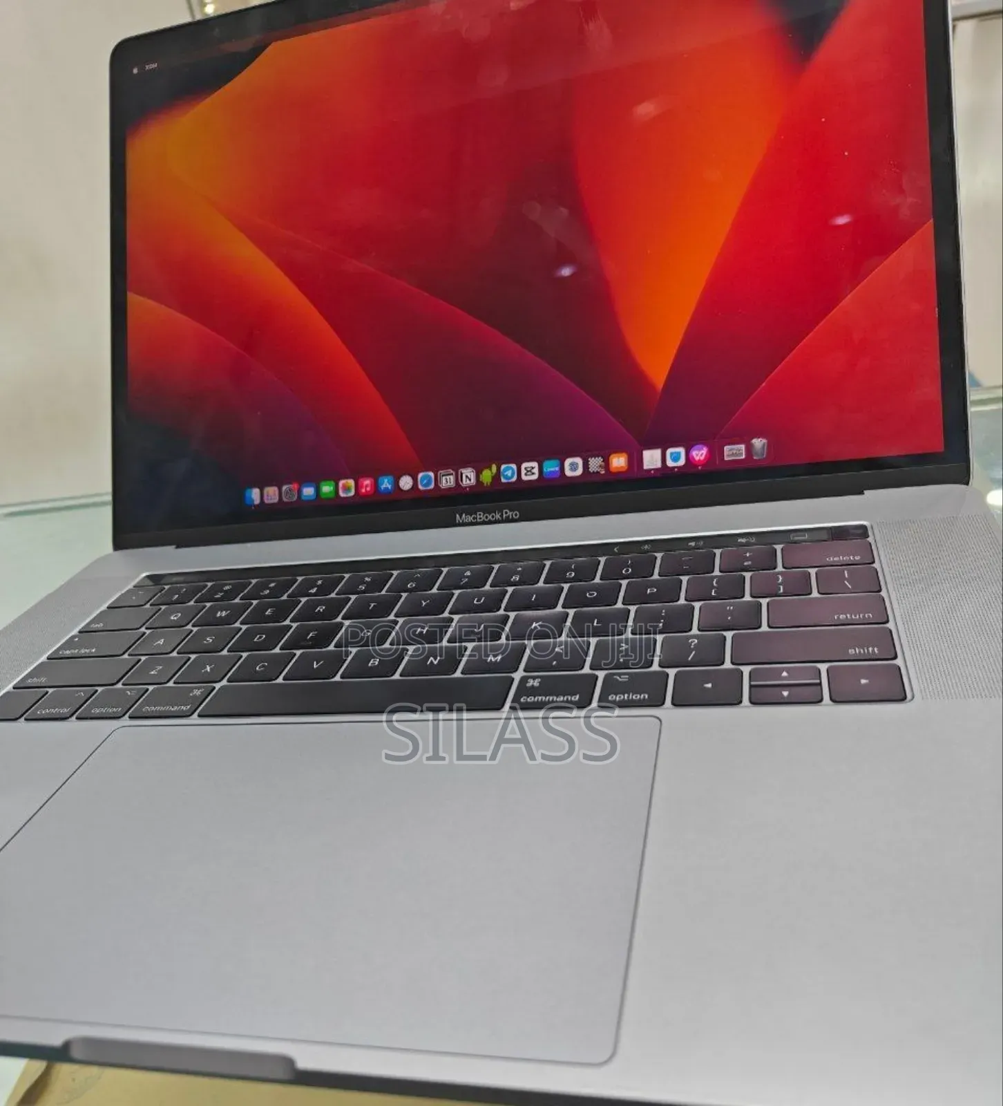 New Laptop Apple MacBook Pro 2017 16GB Intel Core I7 SSD 512GB