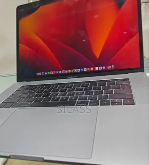 New Laptop Apple MacBook Pro 2017 16GB Intel Core I7 SSD 512GB