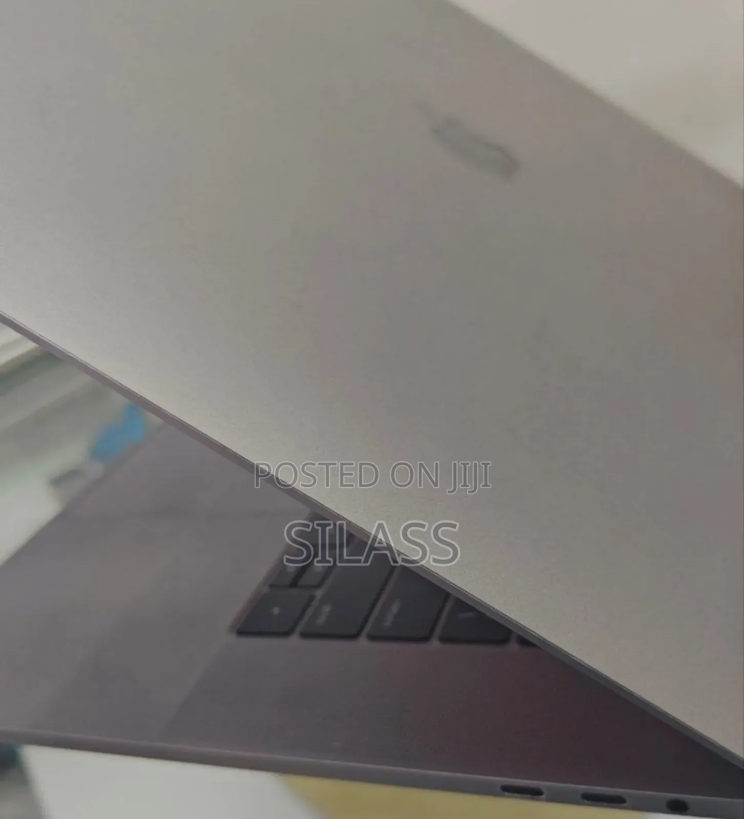 New Laptop Apple MacBook Pro 2017 16GB Intel Core I7 SSD 512GB