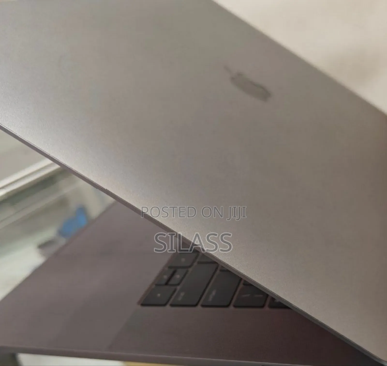 New Laptop Apple MacBook Pro 2017 16GB Intel Core I7 SSD 512GB