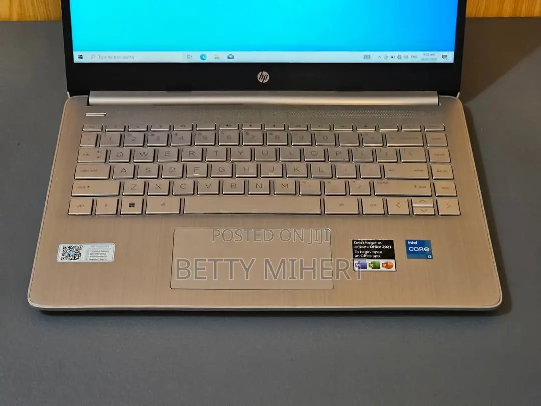New Laptop HP 14-Dq2031tg 8GB Intel Core I3 SSD 256GB
