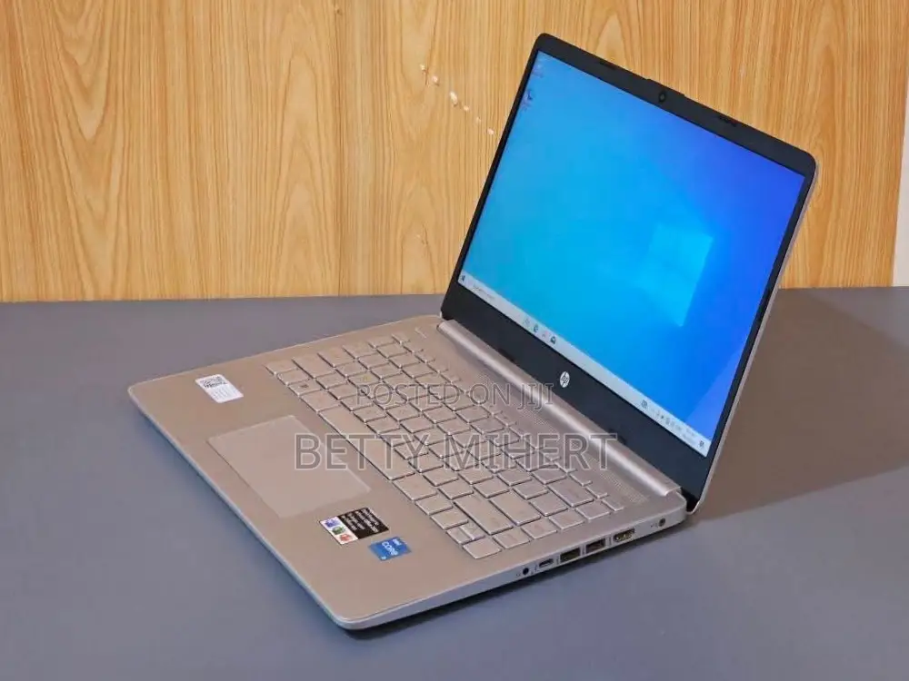 New Laptop HP 14-Dq2031tg 8GB Intel Core I3 SSD 256GB