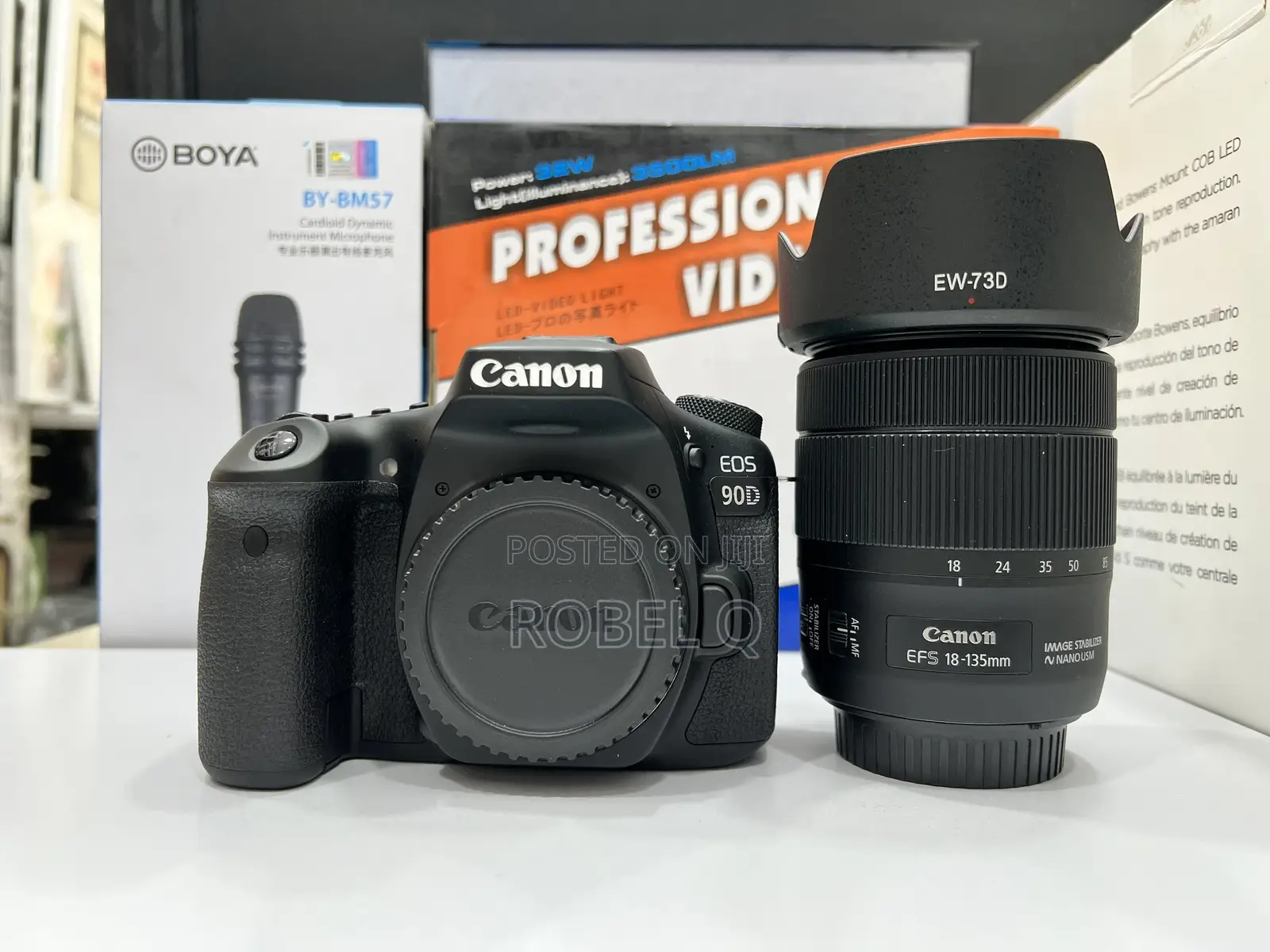 Canon Eos 90d With Ef-S 18-135mm F/ 3.5-5.6 Is Usm Lens