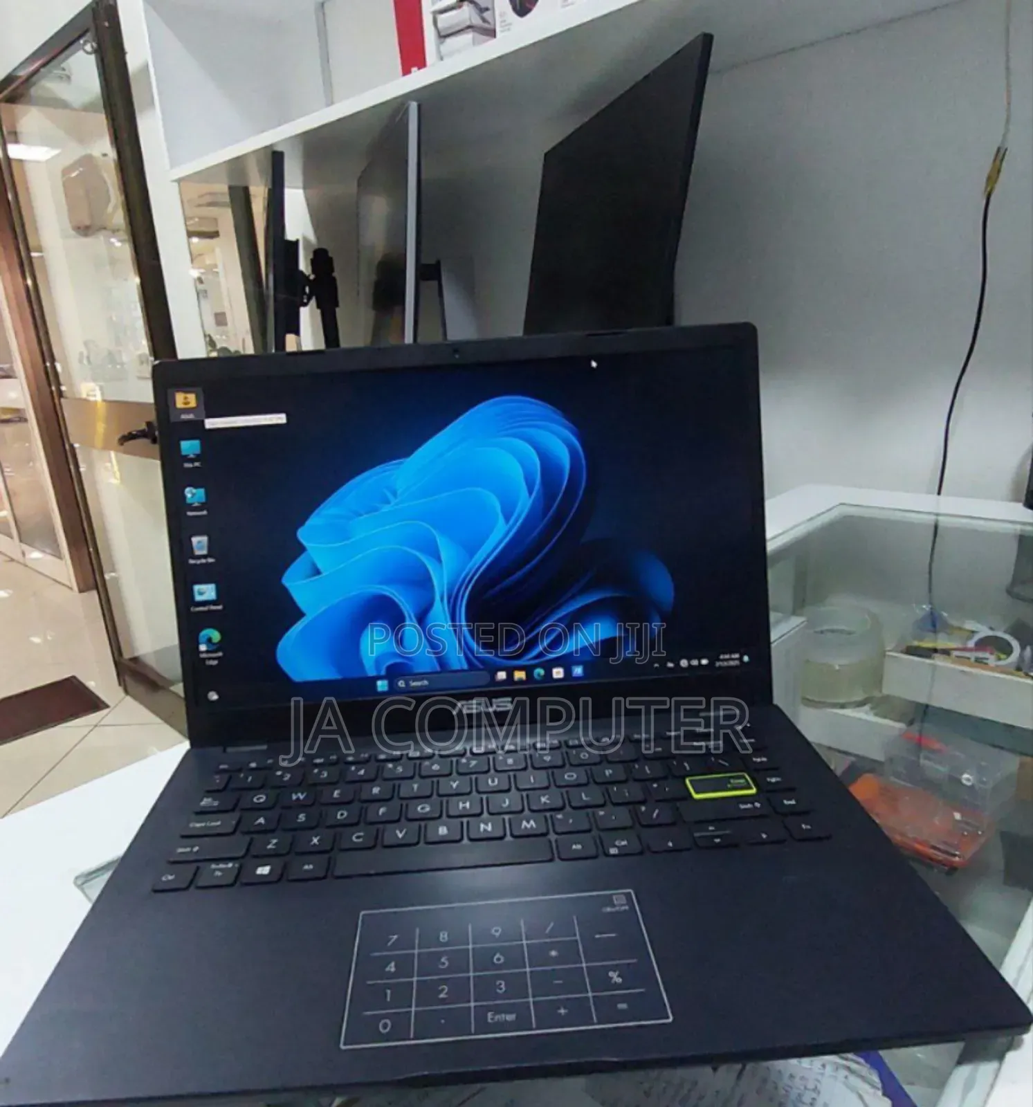 New Laptop Asus VivoBook 15 X505BA 4GB Intel Celeron SSD 128GB