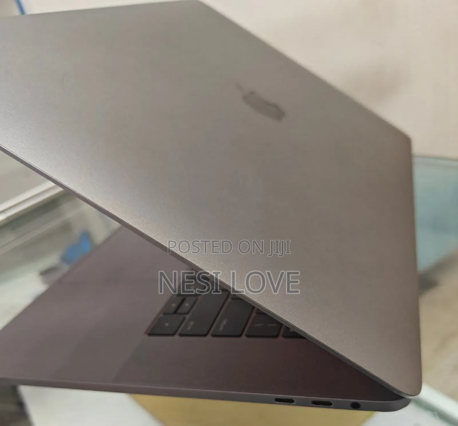 New Laptop Apple MacBook Pro 2017 16GB Intel Core I7 SSD 1T