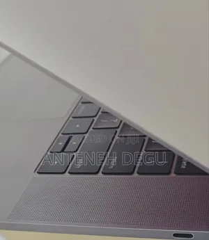 New Laptop Apple MacBook Pro 2017 16GB Intel Core I7 SSD 1T