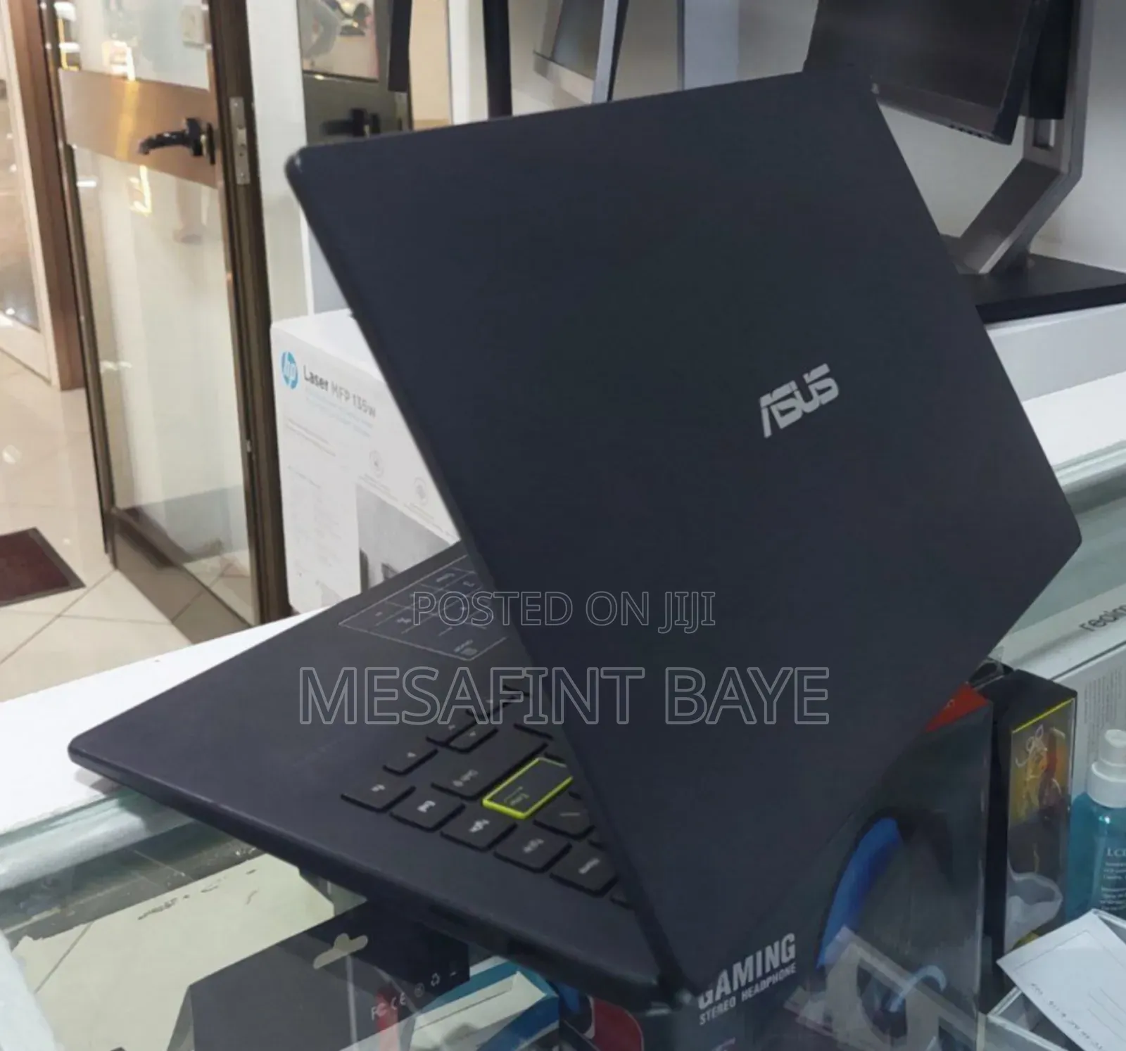 New Laptop Asus VivoBook 15 X505BA 4GB Intel SSD 128GB