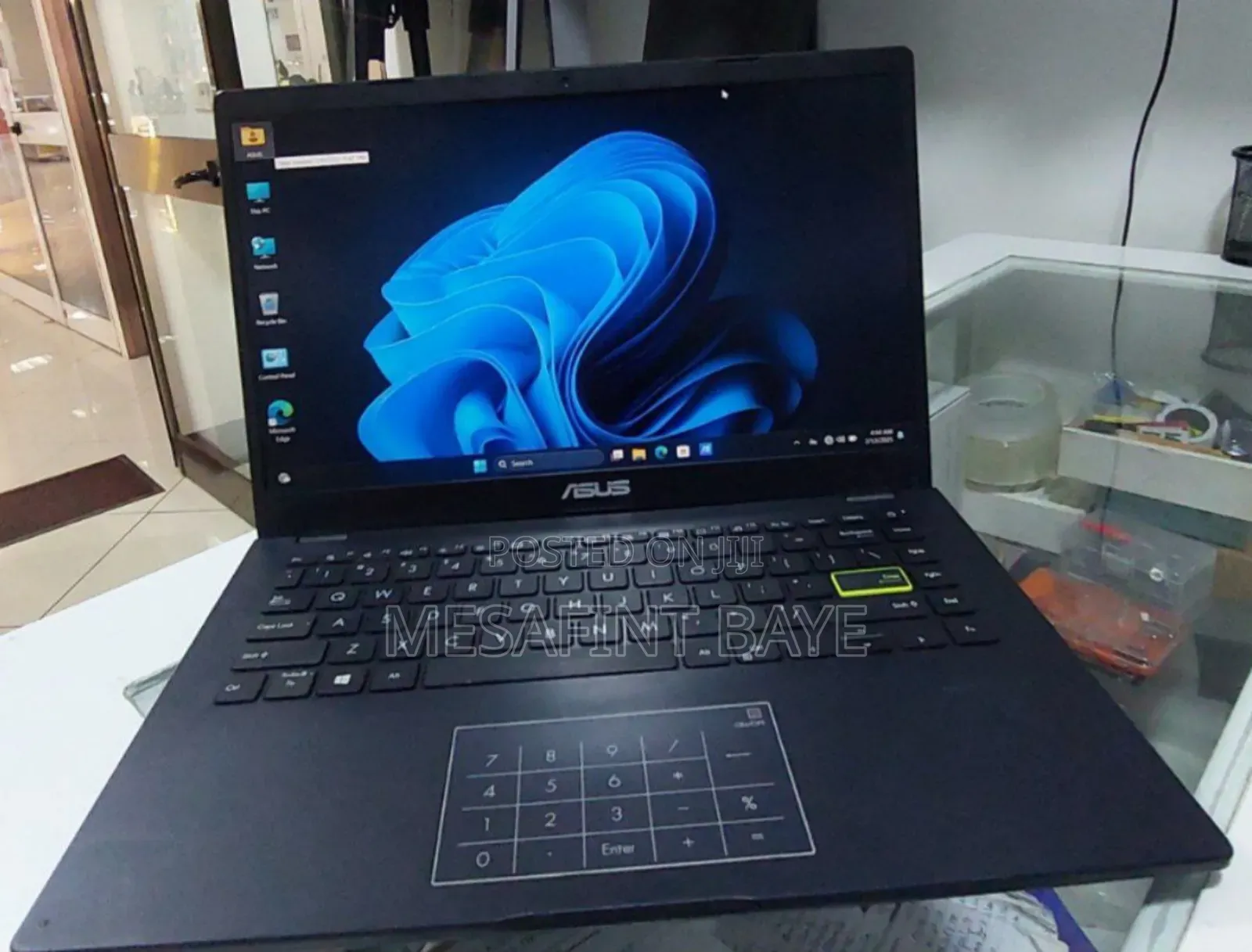 New Laptop Asus VivoBook 15 X505BA 4GB Intel SSD 128GB