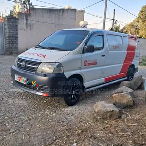 Photo - Toyota HiAce 2011 White