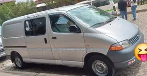 Toyota HiAce 2006 Silver