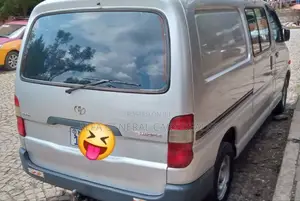 Toyota HiAce 2006 Silver