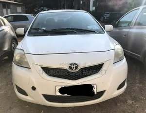Toyota Yaris 2011 Ivory