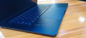 New Laptop Apple MacBook 8GB Apple M3 SSD 256GB