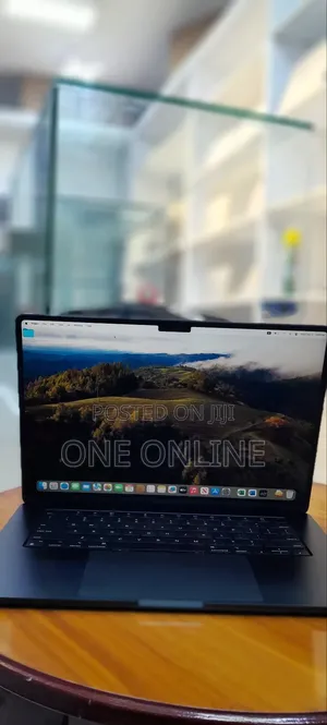 New Laptop Apple MacBook 8GB Apple M3 SSD 256GB