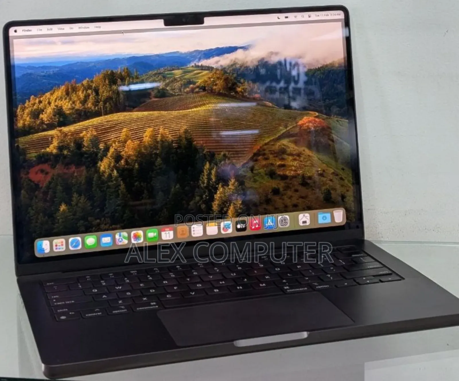 New Apple MacBook Pro 2023 M3 Pro 14-Inch 18GB Apple M3 SSD 512GB