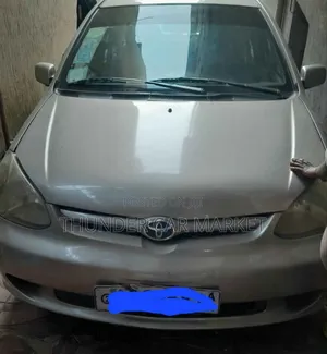 Toyota Platz 2005 Gold