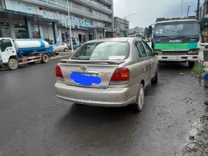 Toyota Platz 2005 Gold
