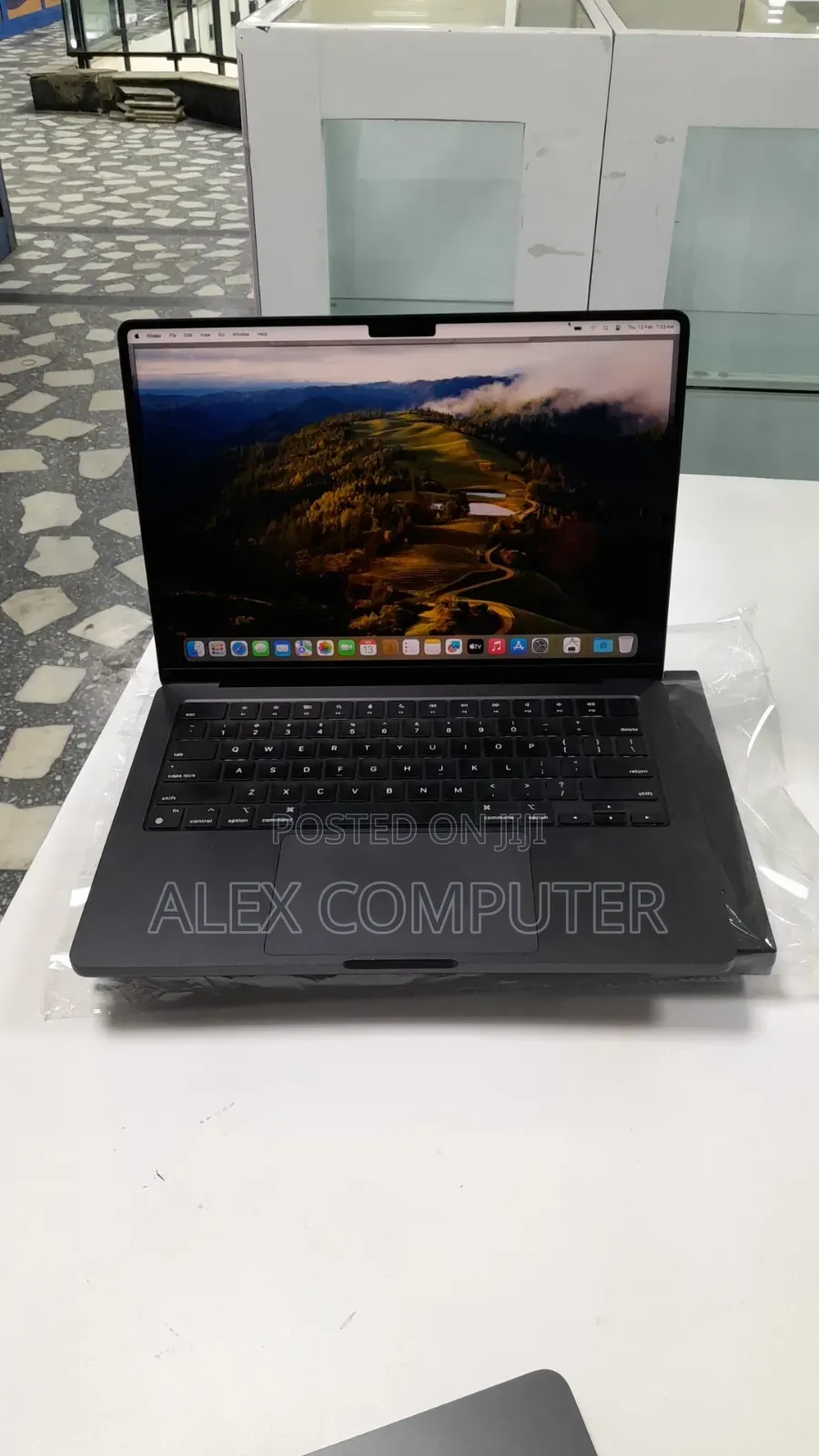 New Laptop Apple MacBook Pro 2023 M3 14-Inch 18GB Apple M3 Pro SSD 1T