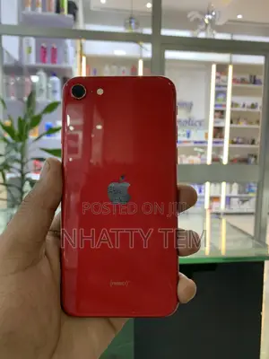 Apple iPhone SE (2020) 64 GB Red