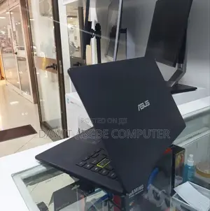 New Laptop Asus VivoBook 15 X505BA 4GB Intel Core I5 SSD 128GB