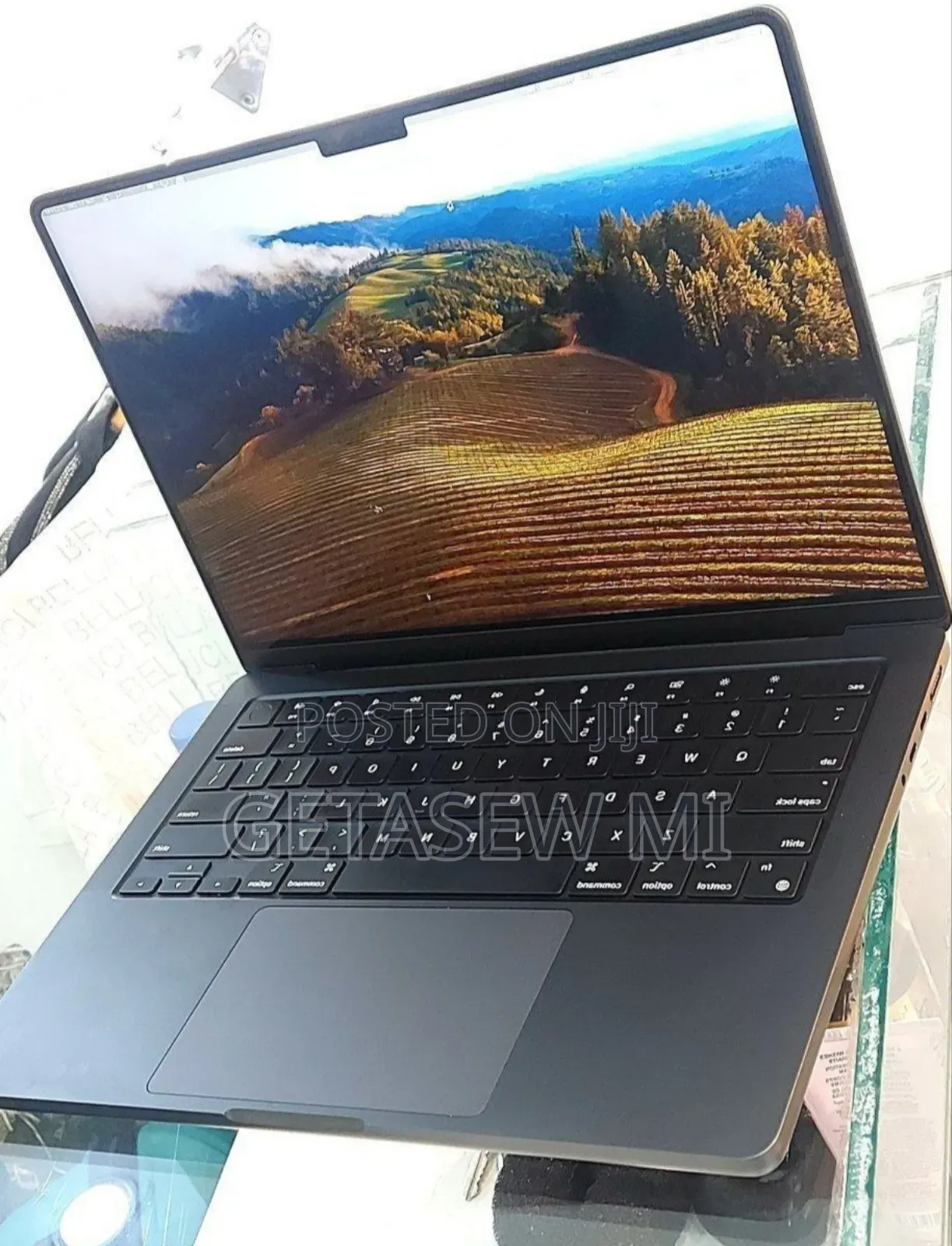 New Apple MacBook Pro 2023 M3 14-Inch 18GB Apple M3 Pro SSD 512GB