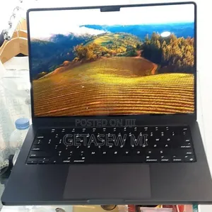 New Apple MacBook Pro 2023 M3 14-Inch 18GB Apple M3 Pro SSD 512GB