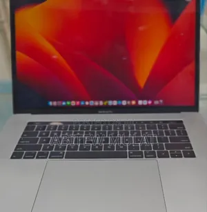 Photo - New Laptop Apple MacBook Pro 2017 16GB Intel Core I7 SSD 1T