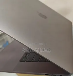 New Laptop Apple MacBook Pro 2017 16GB Intel Core I7 SSD 1T