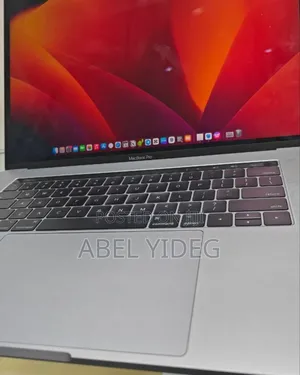 New Laptop Apple MacBook Pro 2017 16GB Intel Core I7 SSD 1T