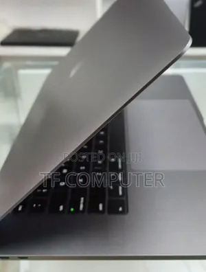 New Laptop Apple MacBook Pro 2019 32GB Intel Core I9 SSD 512GB