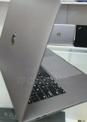 New Laptop Apple MacBook Pro 2019 32GB Intel Core I9 SSD 512GB