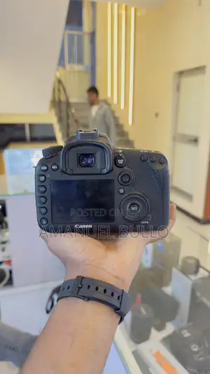 Canon 7d Camera With 18-135mm and Full Accessory